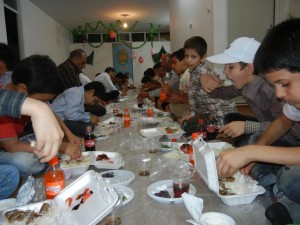 مراسم افطاري دانش آموزان سادات پسر قم 